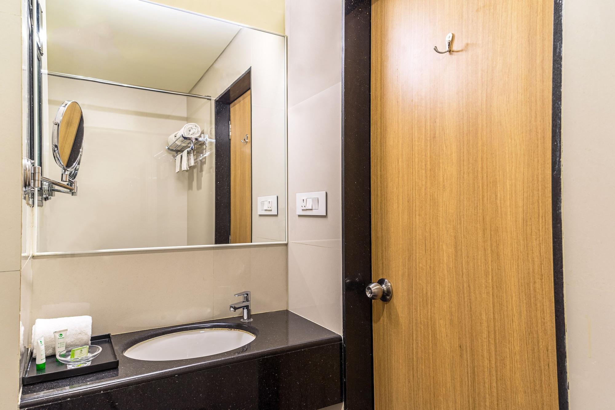 ทรีโบ ทริสต์ แกรนด์ เอมเมอรัลด์ Hotel Pimpri-Chinchwad ภายนอก รูปภาพ