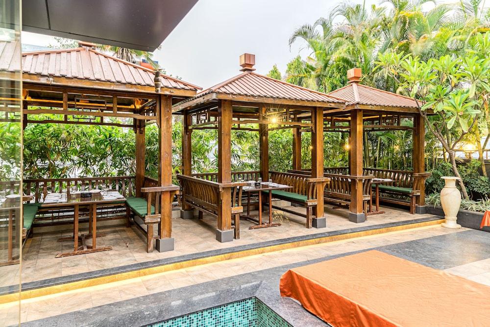 ทรีโบ ทริสต์ แกรนด์ เอมเมอรัลด์ Hotel Pimpri-Chinchwad ภายนอก รูปภาพ
