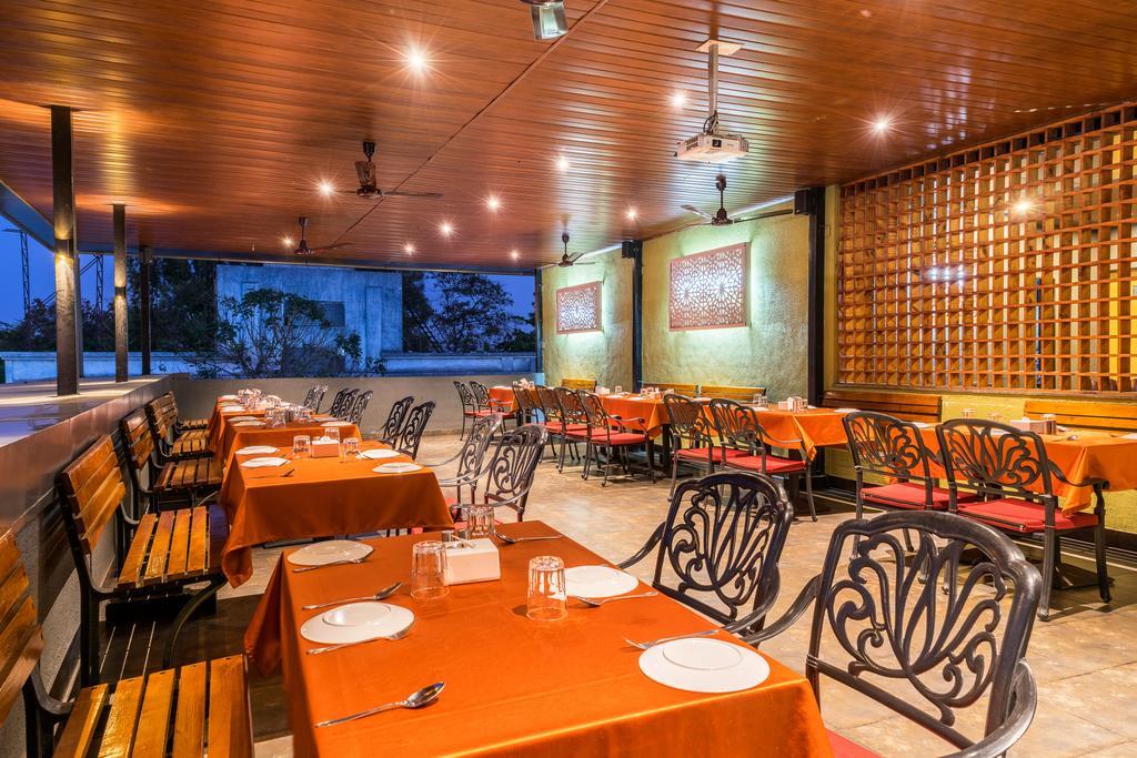 ทรีโบ ทริสต์ แกรนด์ เอมเมอรัลด์ Hotel Pimpri-Chinchwad ภายนอก รูปภาพ