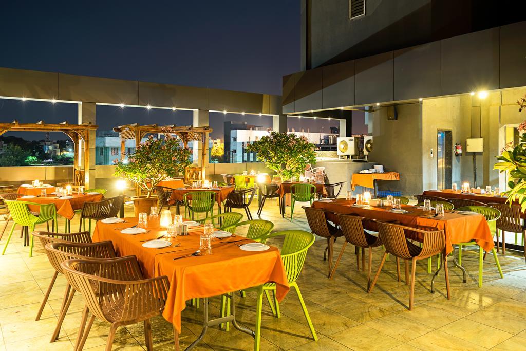 ทรีโบ ทริสต์ แกรนด์ เอมเมอรัลด์ Hotel Pimpri-Chinchwad ภายนอก รูปภาพ