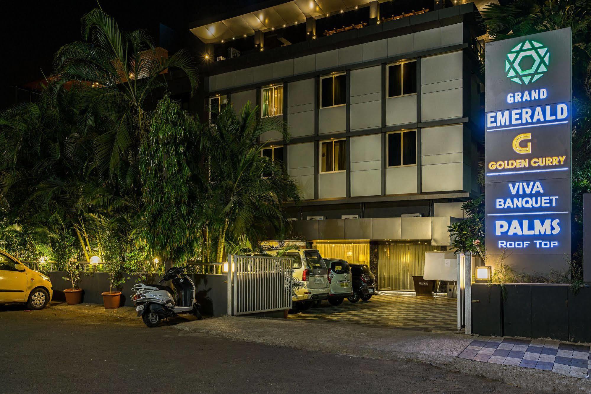 ทรีโบ ทริสต์ แกรนด์ เอมเมอรัลด์ Hotel Pimpri-Chinchwad ภายนอก รูปภาพ