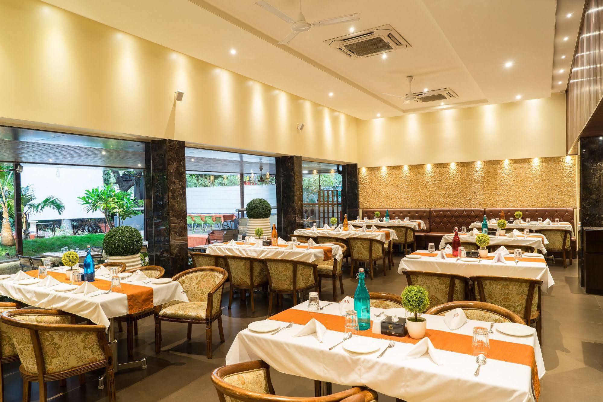 ทรีโบ ทริสต์ แกรนด์ เอมเมอรัลด์ Hotel Pimpri-Chinchwad ภายนอก รูปภาพ