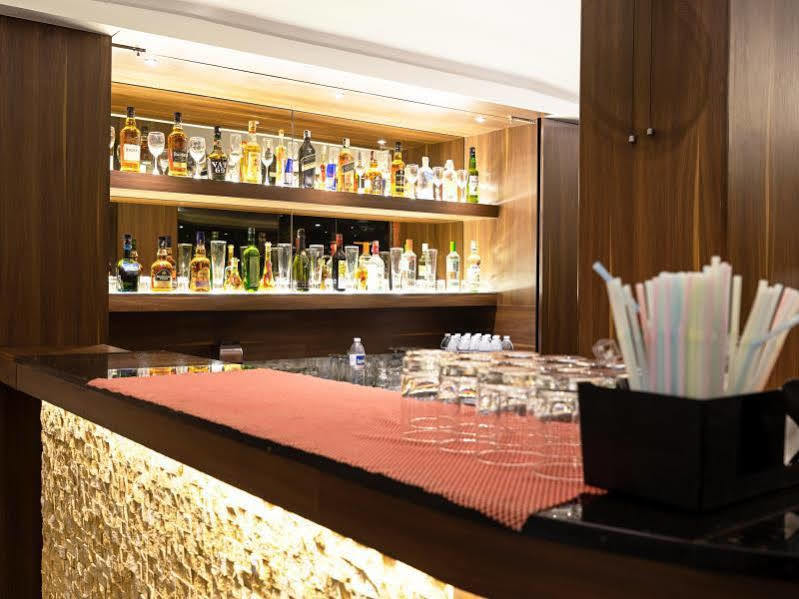 ทรีโบ ทริสต์ แกรนด์ เอมเมอรัลด์ Hotel Pimpri-Chinchwad ภายนอก รูปภาพ