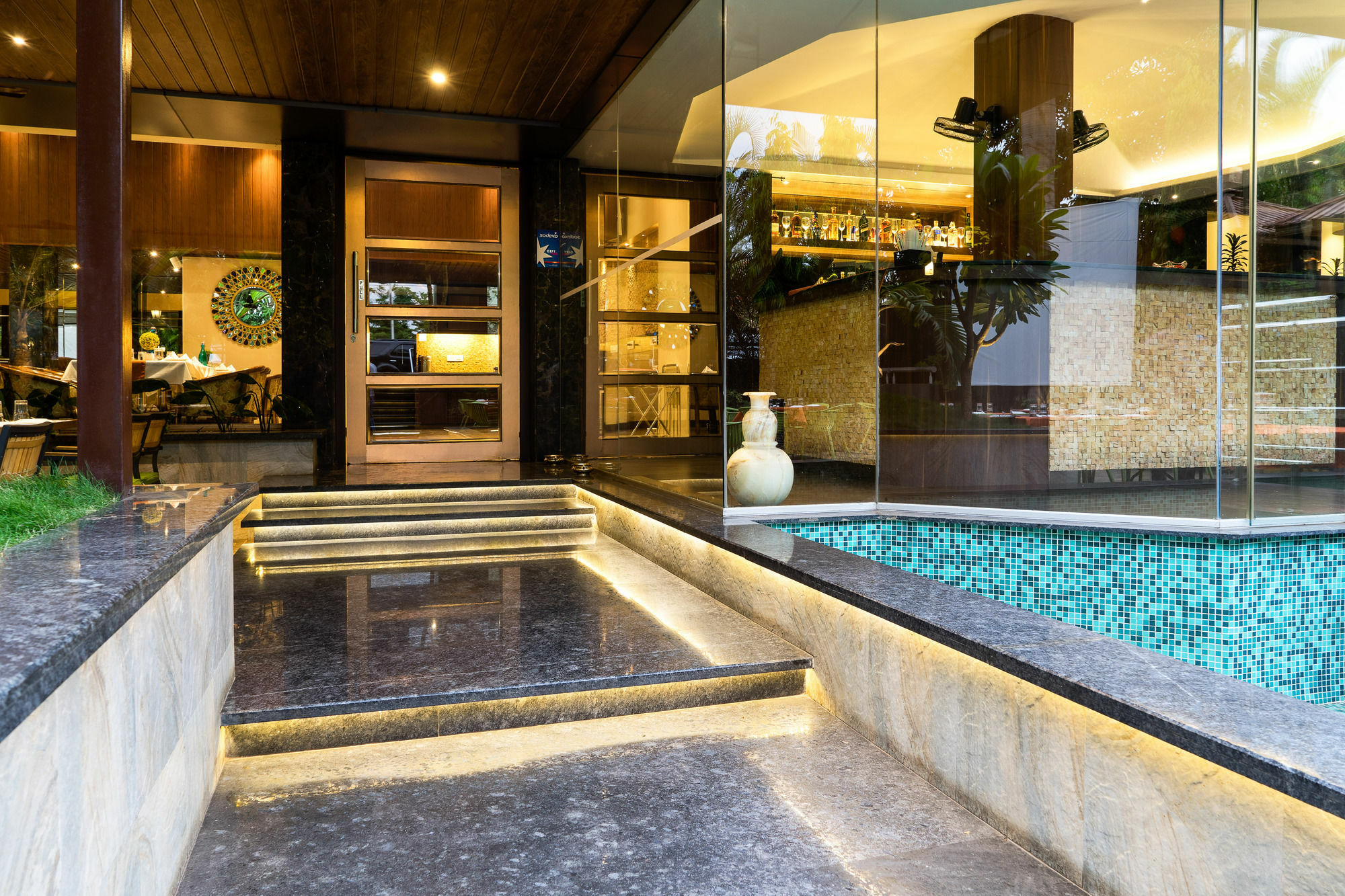 ทรีโบ ทริสต์ แกรนด์ เอมเมอรัลด์ Hotel Pimpri-Chinchwad ภายนอก รูปภาพ